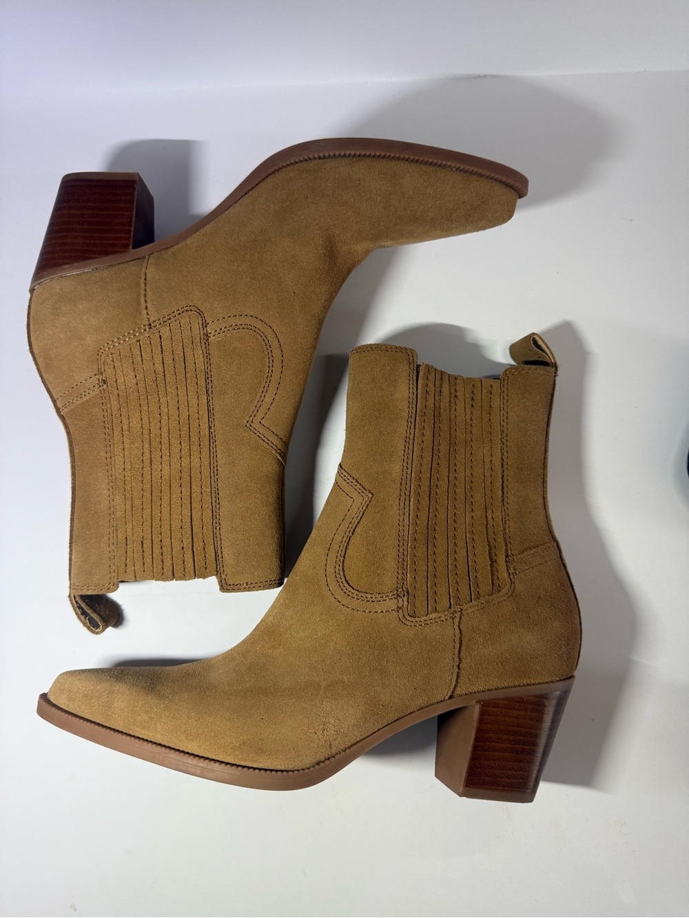 Dolce vita Suede Tan Western Ankle Boots - Women size 6